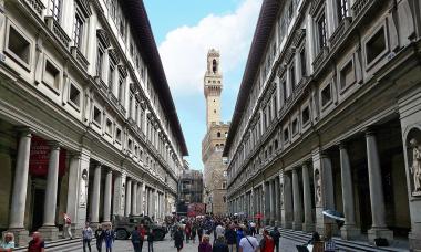Палаццо дельи Уффици. Южный фасад. Галерея Уффици во Флоренции (Galleria degli Uffizi) Как называется знаменитая галерея во флоренции